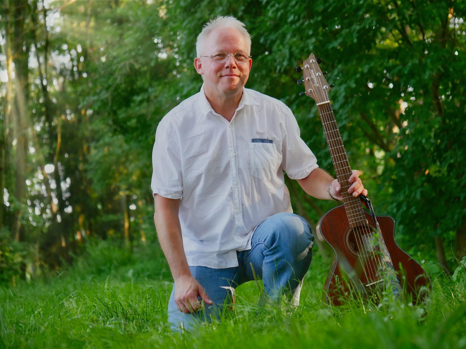 Peter Thorn – Krautsongsinger mit Gitarre